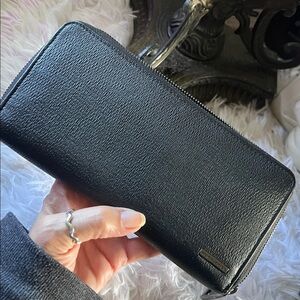 HUGO BOSS Black Leather Large Zip Around Wallet/Organizer